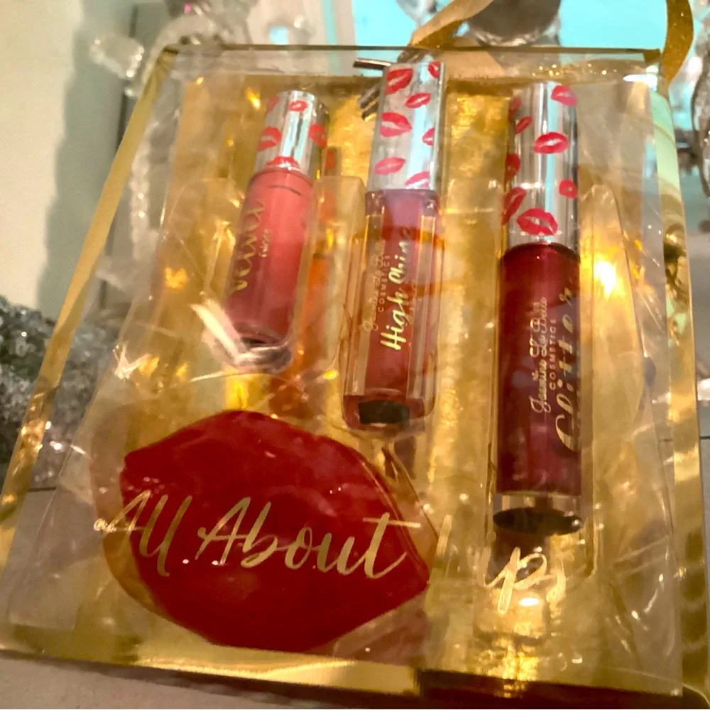 Pretty lipstick bundle